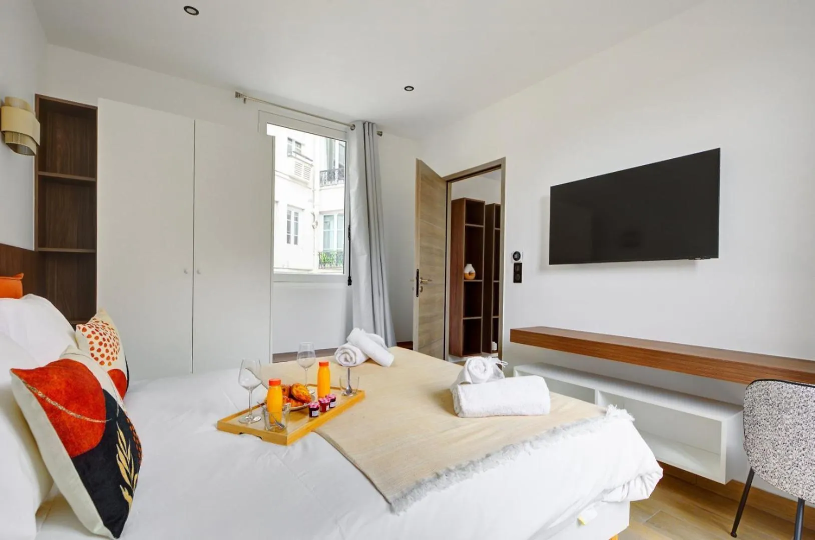 Apartment Bluestay 294 - Superbe Appartement A Paris 17 France