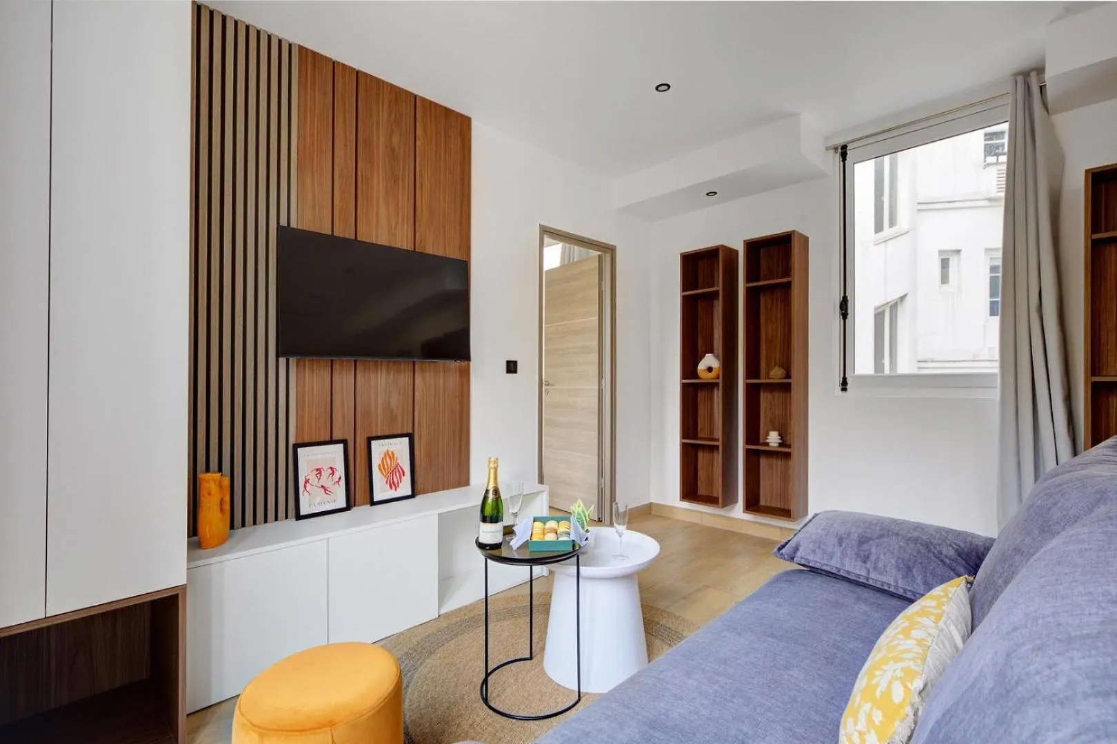 Bluestay 294 - Superbe Appartement A Paris 17 0*,  France